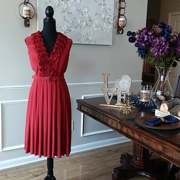 Adrianna Papell Ruffle Neckline belted Pleated Dress. Size 8 EUC - Picture 14 of 17